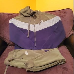 Nike Men's Tri Colored Jogger Sweatsuit Set